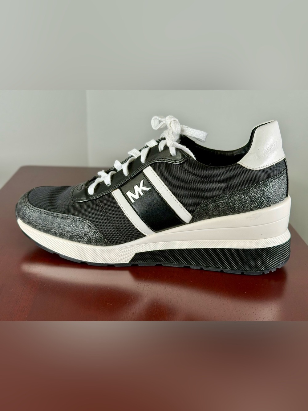 Michael Kors MK Black White Platform Sneakers Women’s 9.5M